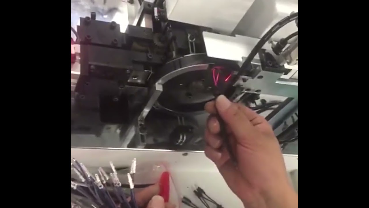 Automatic wire Wear tube heat shrink machine WPM-814